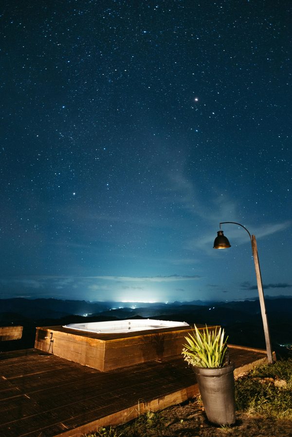 Vivez une nuit insolite avec jacuzzi privatif en Bretagne